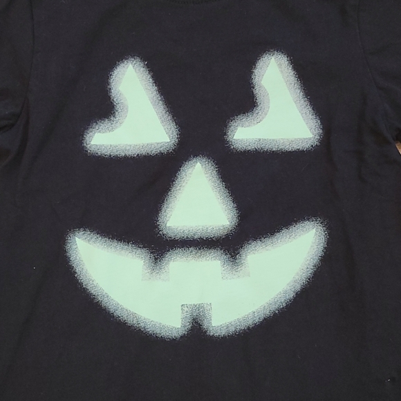Halloween Glow in the dark tshirt 2t - Picture 2 of 4